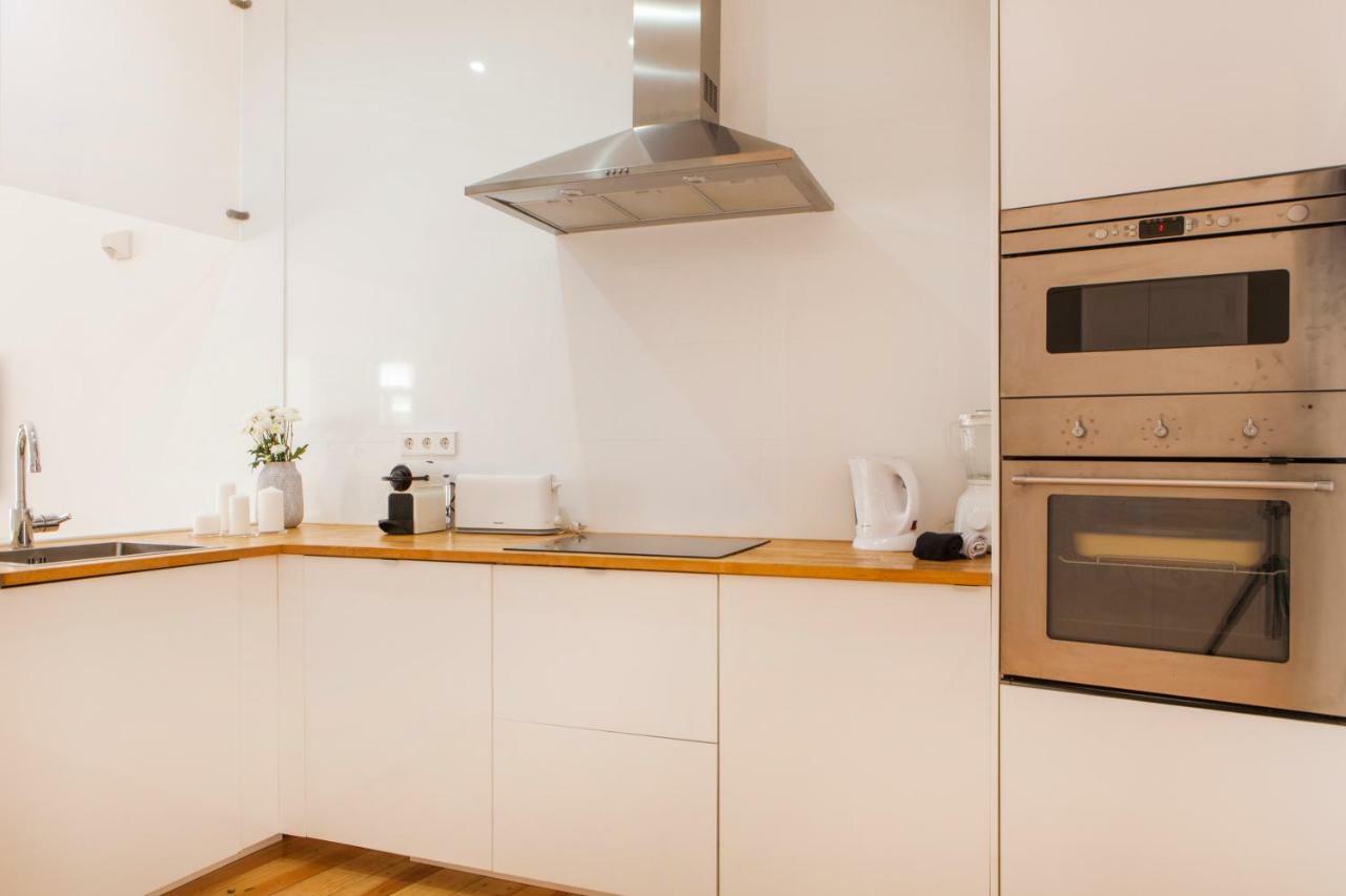 Cozy 1St Floor Flat Central Chiado District With Balconies And Ac 19Th Century Building 리스본 외부 사진