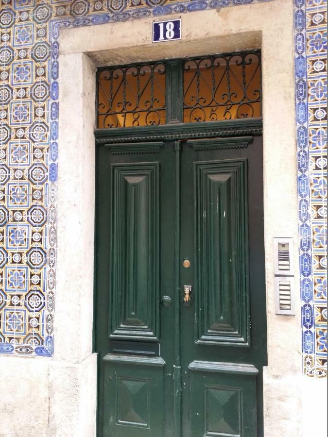 Cozy 1St Floor Flat Central Chiado District With Balconies And Ac 19Th Century Building 리스본 외부 사진